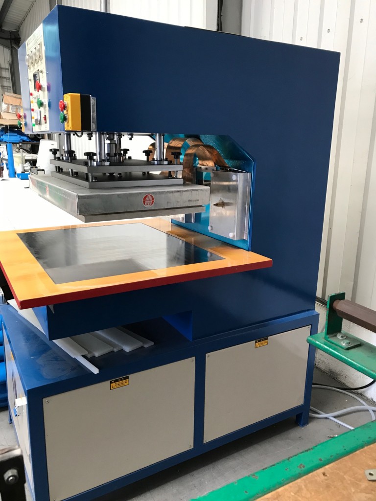 High Frequency Machine for sidewalls and cleated belts
